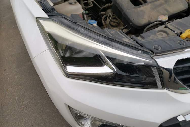 Used CHANGAN CS15 2016 1.5L Automatic Fashion Edition Exterior 6