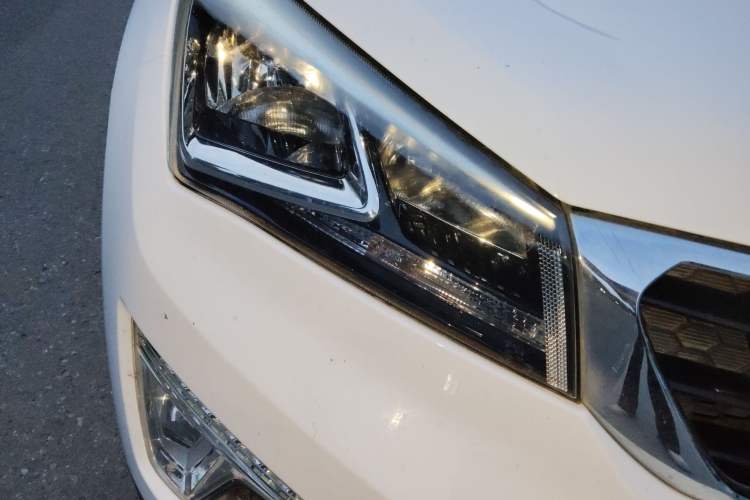 Used CHANGAN CS15 2016 1.5L Automatic Fashion Edition Exterior 6