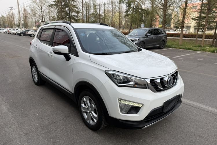 Used CHANGAN CS15 2016 1.5L Manual Fashion Edition Exterior 6