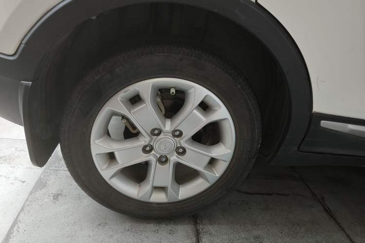 Used CHANGAN CS15 2016 1.5L Manual Fashion Edition Exterior 8