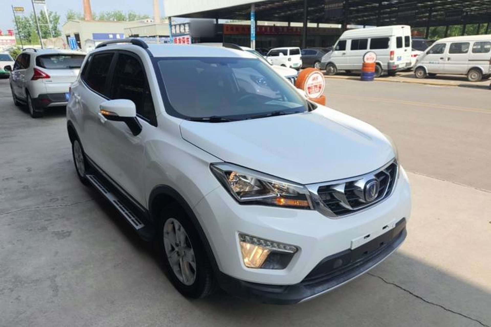 Used CHANGAN CS15 2016 1.5L Manual Luxury Edition Front Right 45 Deg