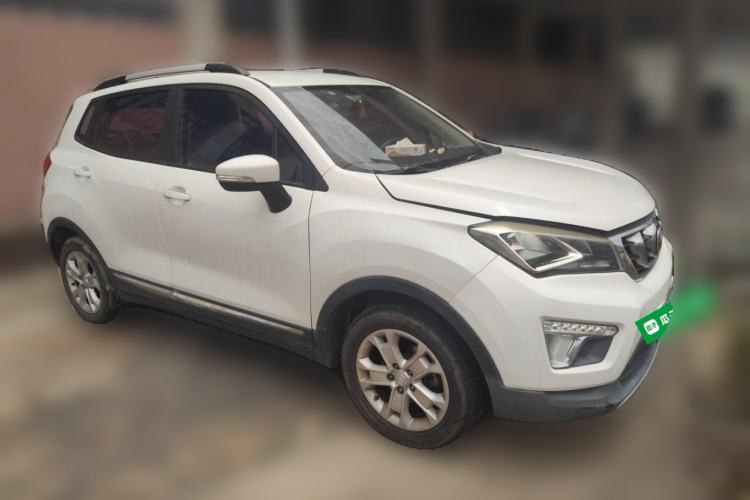 Used CHANGAN CS15 2016 1.5L Manual Luxury Edition Front Right 45 Deg