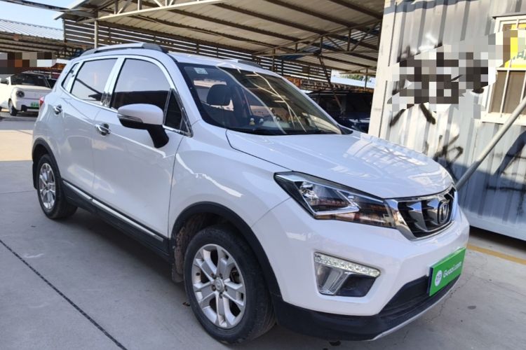 Used CHANGAN CS15 2016 1.5L Manual Luxury Edition Front Right 45 Deg