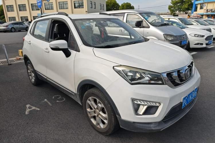 Used CHANGAN CS15 2016 1.5L Automatic Fashion Edition Front Right 45 Deg