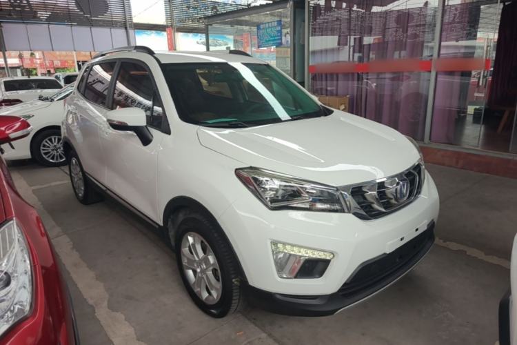 Used CHANGAN CS15 2016 1.5L Manual Fashion Edition Front Right 45 Deg