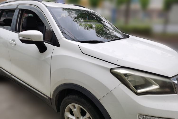 Used CHANGAN CS15 2016 1.5L Manual Luxury Edition Front Right 45 Deg