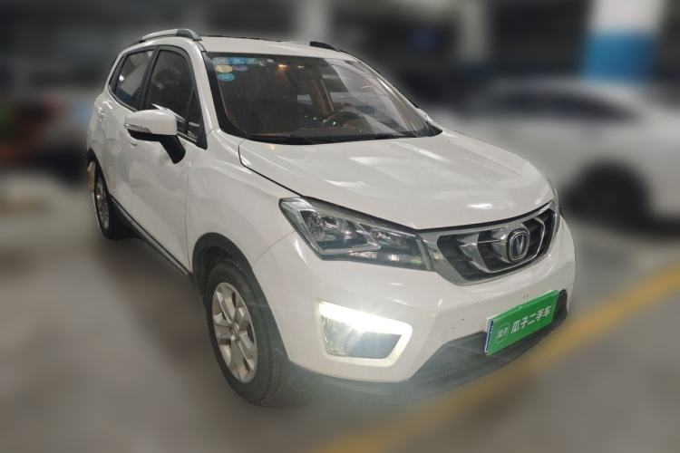 Used CHANGAN CS15 2016 1.5L Manual Luxury Edition Front Right 45 Deg