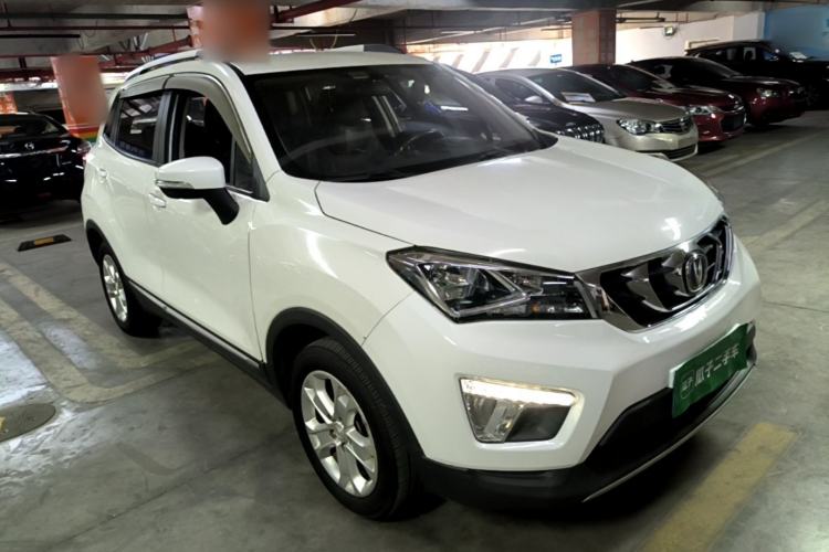 Used CHANGAN CS15 2016 1.5L Manual Luxury Edition Front Right 45 Deg