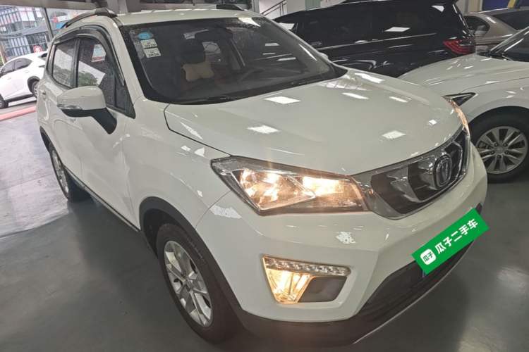 Used CHANGAN CS15 2016 1.5L Automatic Fashion Edition Front Right 45 Deg
