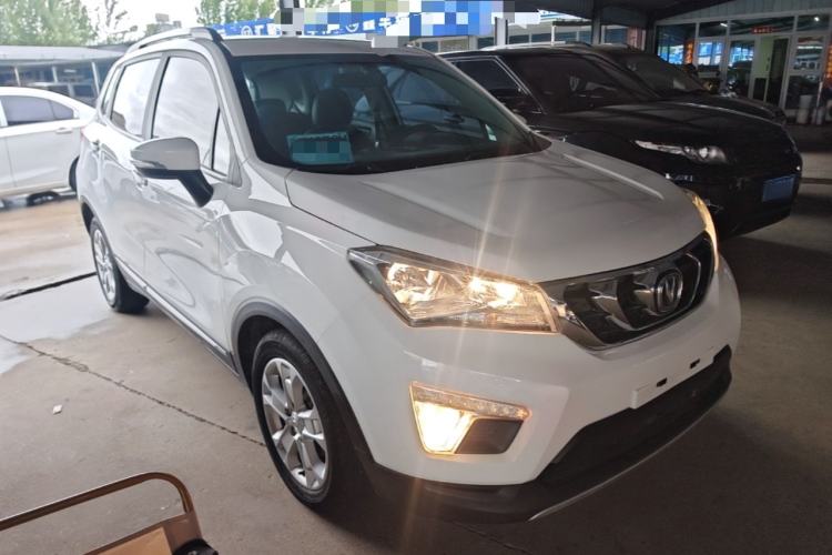Used CHANGAN CS15 2016 1.5L Manual Fashion Edition Front Right 45 Deg
