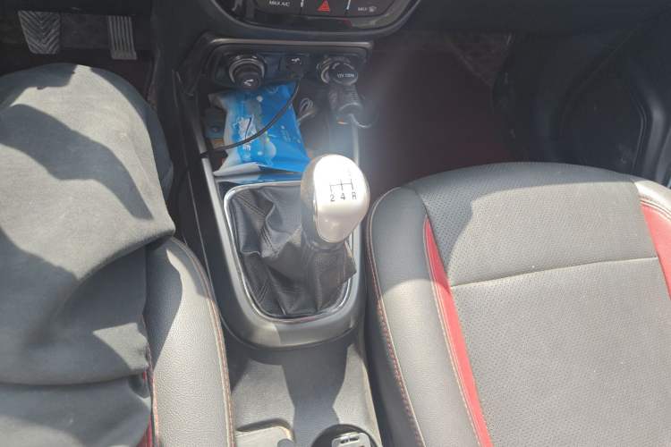 Used CHANGAN CS15 2016 1.5L Manual Luxury Edition Gear Lever