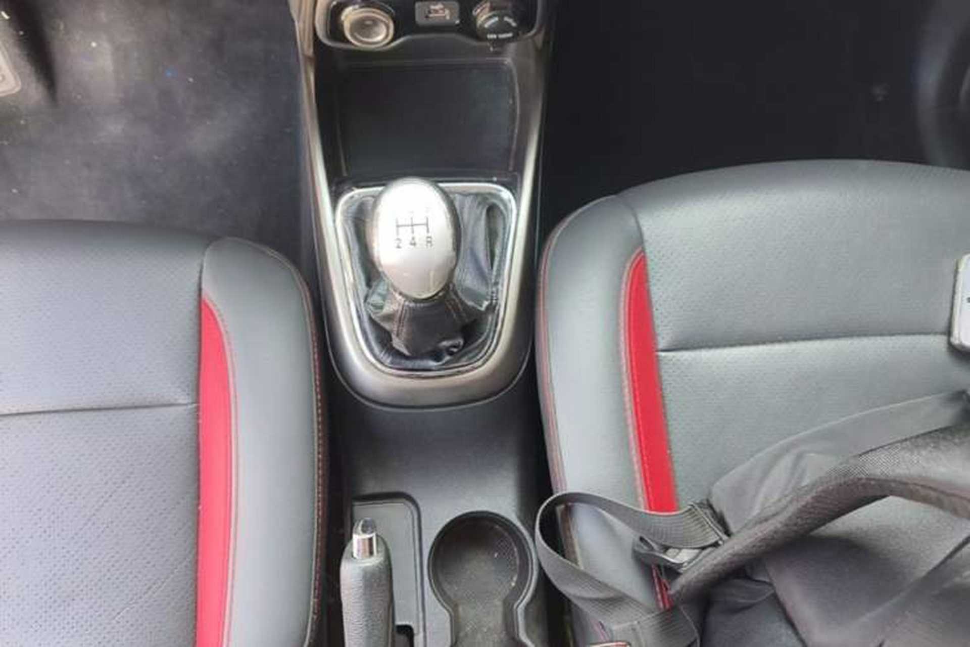 Used CHANGAN CS15 2016 1.5L Manual Luxury Edition Gear Lever