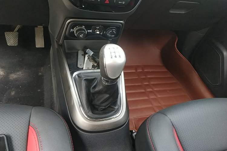 Used CHANGAN CS15 2016 1.5L Manual Luxury Edition Gear Lever