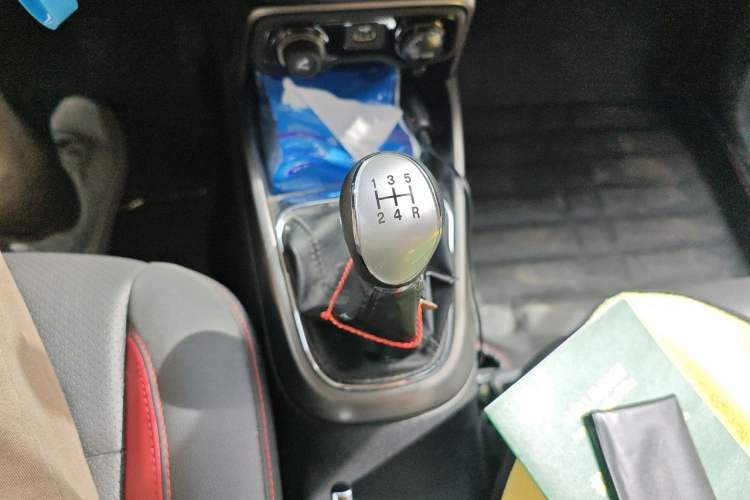 Used CHANGAN CS15 2016 1.5L Manual Fashion Edition Gear Lever
