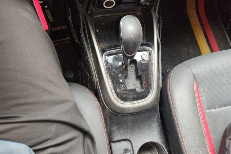 Used CHANGAN CS15 2016 1.5L Automatic Luxury Edition Gear Lever