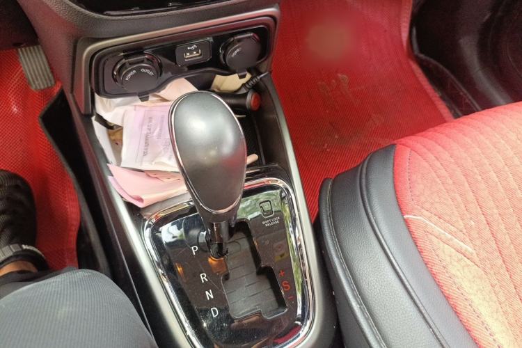 Used CHANGAN CS15 2016 1.5L Automatic Luxury Edition Gear Lever