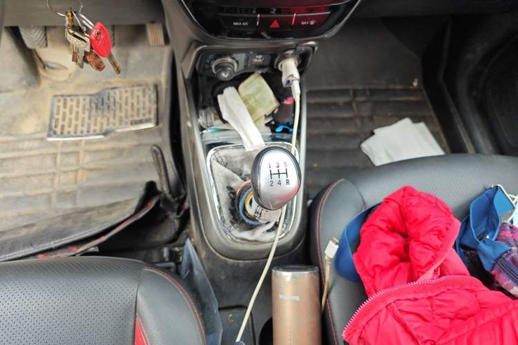 Used CHANGAN CS15 2016 1.5L Manual Fashion Edition Gear Lever