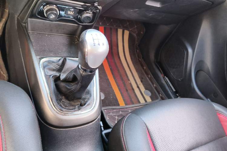 Used CHANGAN CS15 2016 1.5L Manual Luxury Edition Gear Lever