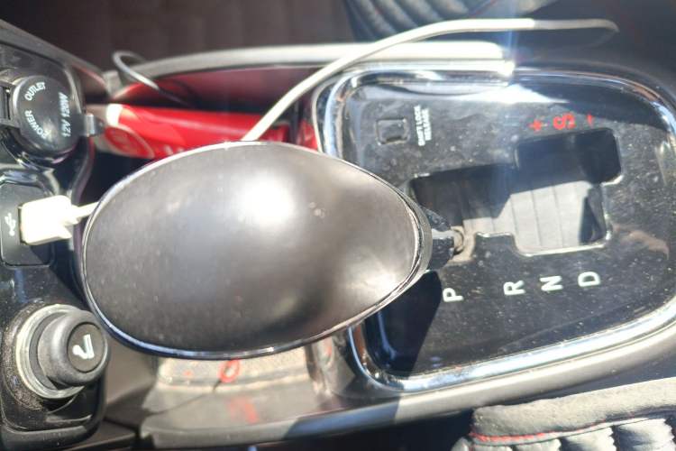 Used CHANGAN CS15 2016 1.5L Automatic Fashion Edition Gear Lever