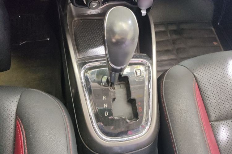 Used CHANGAN CS15 2016 1.5L Automatic Luxury Edition Gear Lever