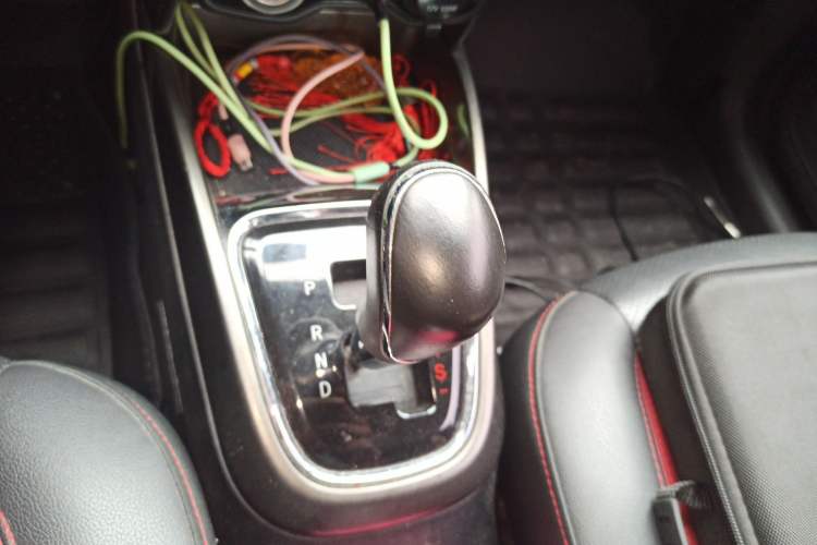 Used CHANGAN CS15 2016 1.5L Automatic Luxury Edition Gear Lever