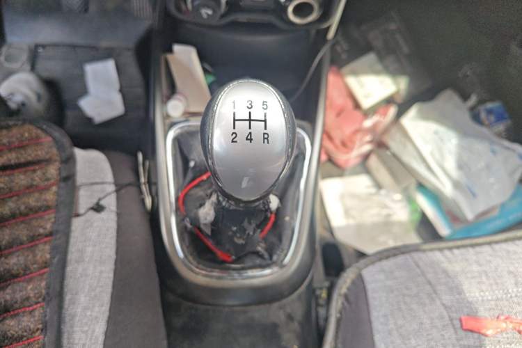 Used CHANGAN CS15 2016 1.5L Manual Luxury Edition Gear Lever