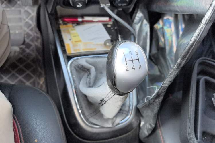 Used CHANGAN CS15 2016 1.5L Manual Luxury Edition Gear Lever