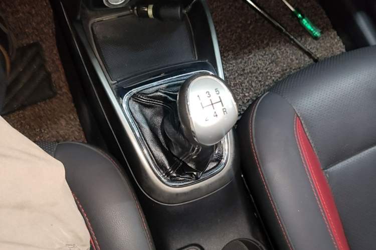 Used CHANGAN CS15 2016 1.5L Manual Luxury Edition Gear Lever