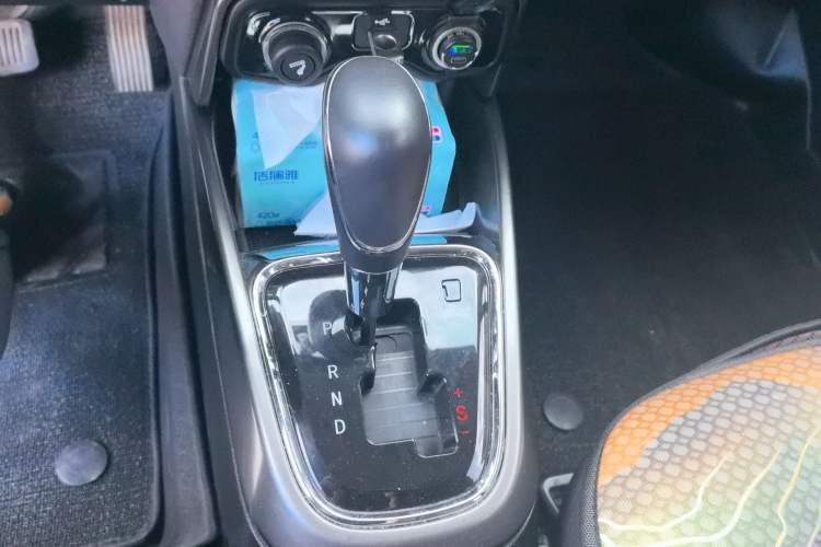 Used CHANGAN CS15 2016 1.5L Automatic Luxury Edition Gear Lever