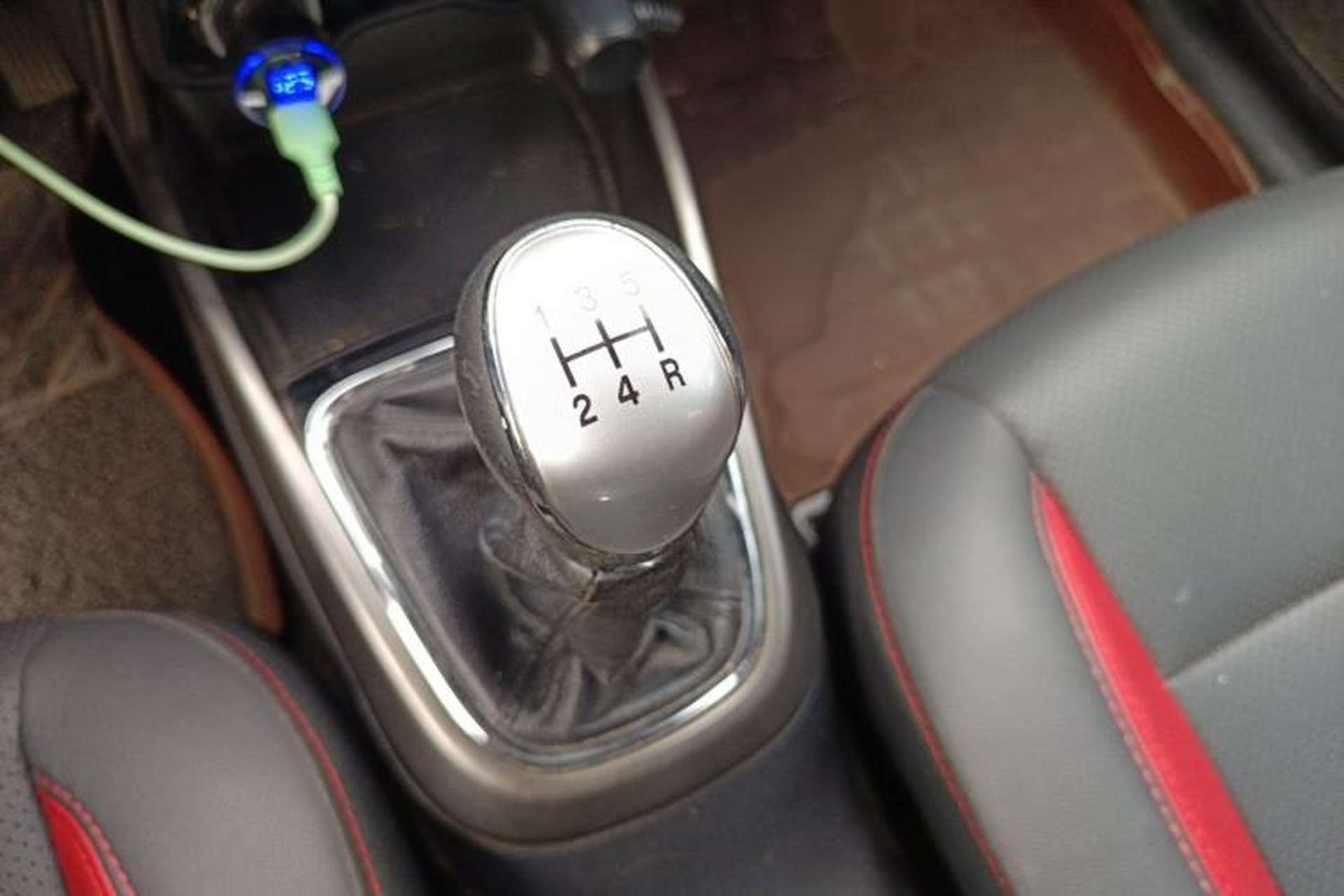 Used CHANGAN CS15 2016 1.5L Manual Fashion Edition Gear Lever