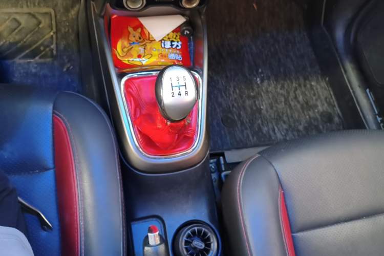 Used CHANGAN CS15 2016 1.5L Manual Luxury Edition Gear Lever