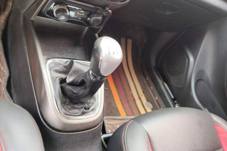 Used CHANGAN CS15 2016 1.5L Manual Luxury Edition Gear Lever
