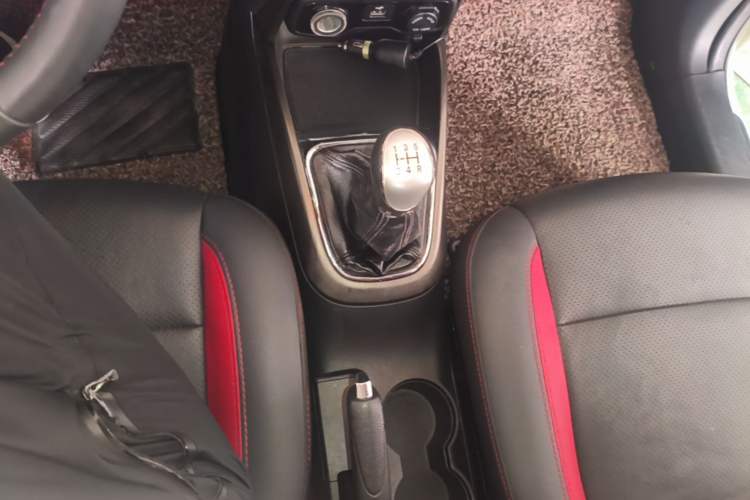 Used CHANGAN CS15 2016 1.5L Manual Luxury Edition Gear Lever