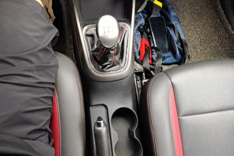 Used CHANGAN CS15 2016 1.5L Manual Fashion Edition Gear Lever