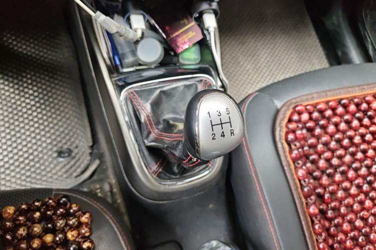 Used CHANGAN CS15 2016 1.5L Manual Luxury Edition Gear Lever