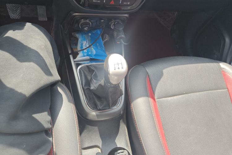 Used CHANGAN CS15 2016 1.5L Manual Luxury Edition Gear Lever