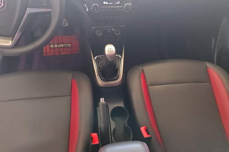 Used CHANGAN CS15 2016 1.5L Manual Fashion Edition Gear Lever