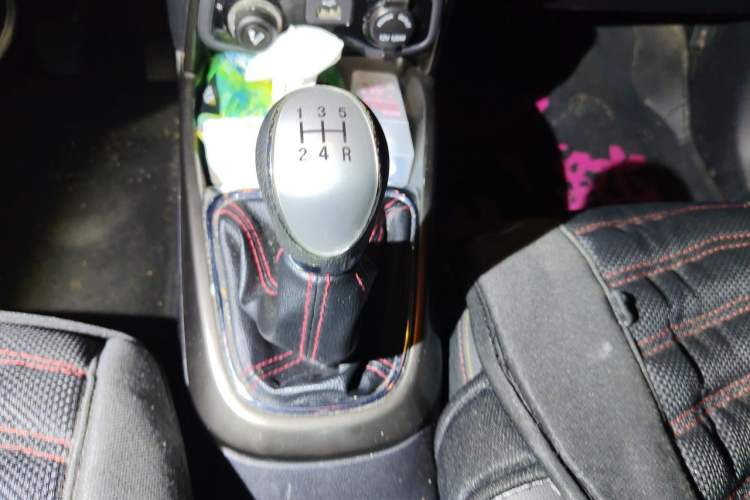 Used CHANGAN CS15 2016 1.5L Manual Luxury Edition Gear Lever