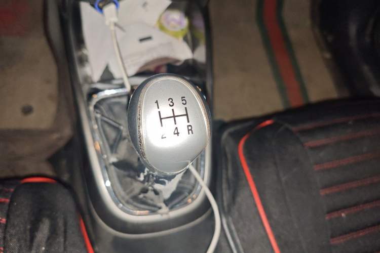Used CHANGAN CS15 2016 1.5L Manual Luxury Edition Gear Lever