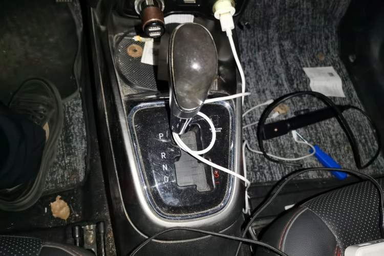 Used CHANGAN CS15 2016 1.5L Automatic Fashion Edition Gear Lever