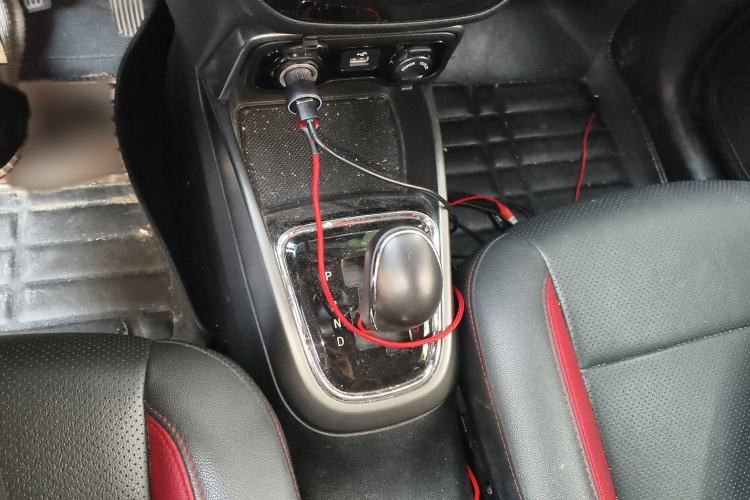 Used CHANGAN CS15 2016 1.5L Automatic Fashion Edition Gear Lever
