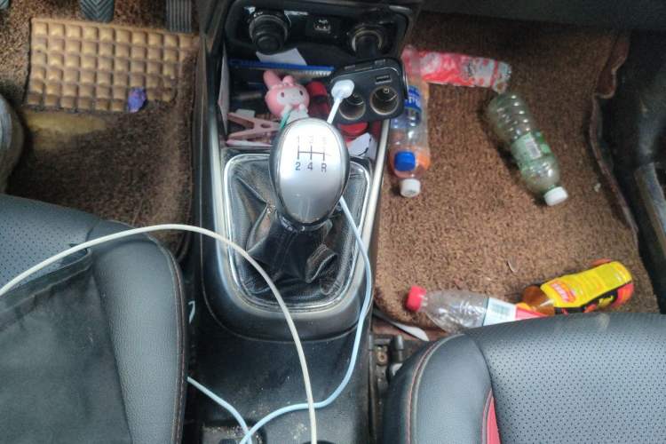 Used CHANGAN CS15 2016 1.5L Manual Fashion Edition Gear Lever