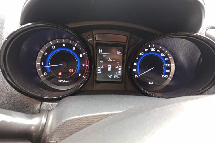 Used CHANGAN CS15 2016 1.5L Automatic Luxury Edition Instrument Cluster