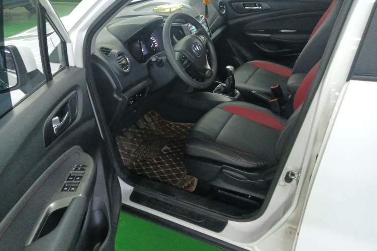Used CHANGAN CS15 2016 1.5L Manual Fashion Edition Interior 2