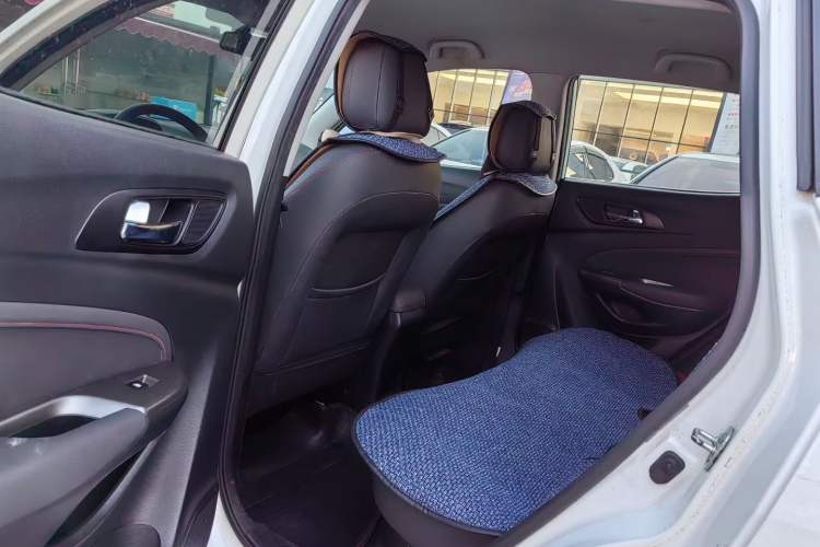 Used CHANGAN CS15 2016 1.5L Automatic Fashion Edition Interior 2