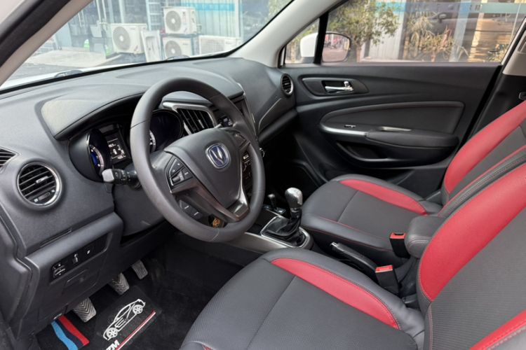Used CHANGAN CS15 2016 1.5L Manual Fashion Edition Interior 2