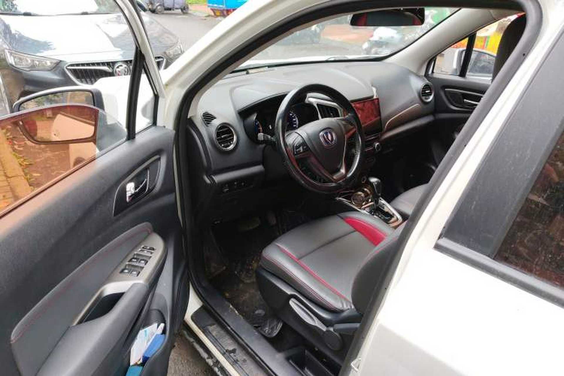Used CHANGAN CS15 2016 1.5L Automatic Luxury Edition Interior 3