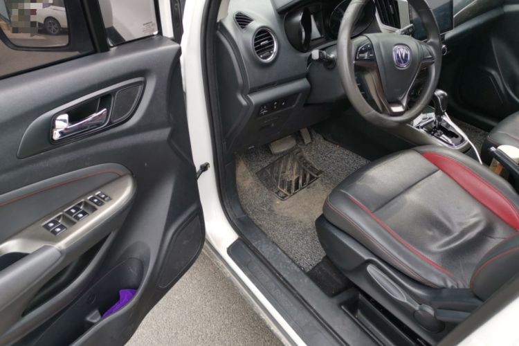 Used CHANGAN CS15 2016 1.5L Automatic Fashion Edition Interior 3