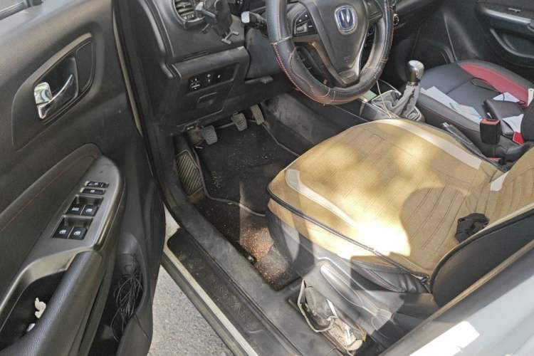 Used CHANGAN CS15 2016 1.5L Manual Fashion Edition Interior 3