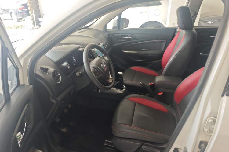 Used CHANGAN CS15 2016 1.5L Manual Fashion Edition Interior 3